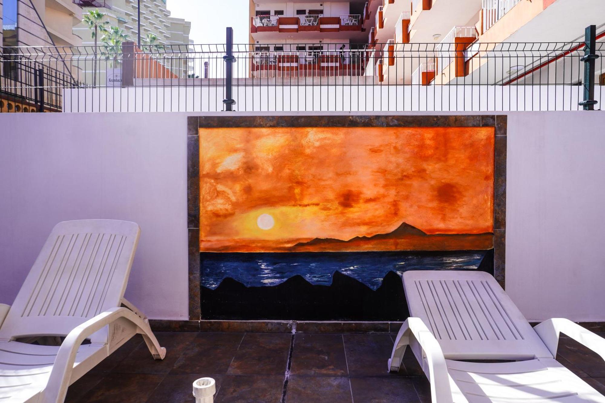 Apartment Modern Close To The With Pool *