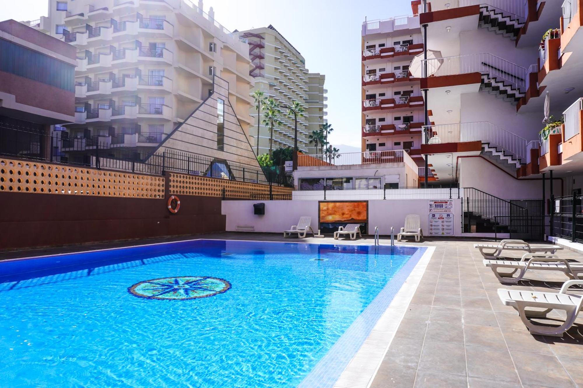Modern Close To The With Pool Apartment *