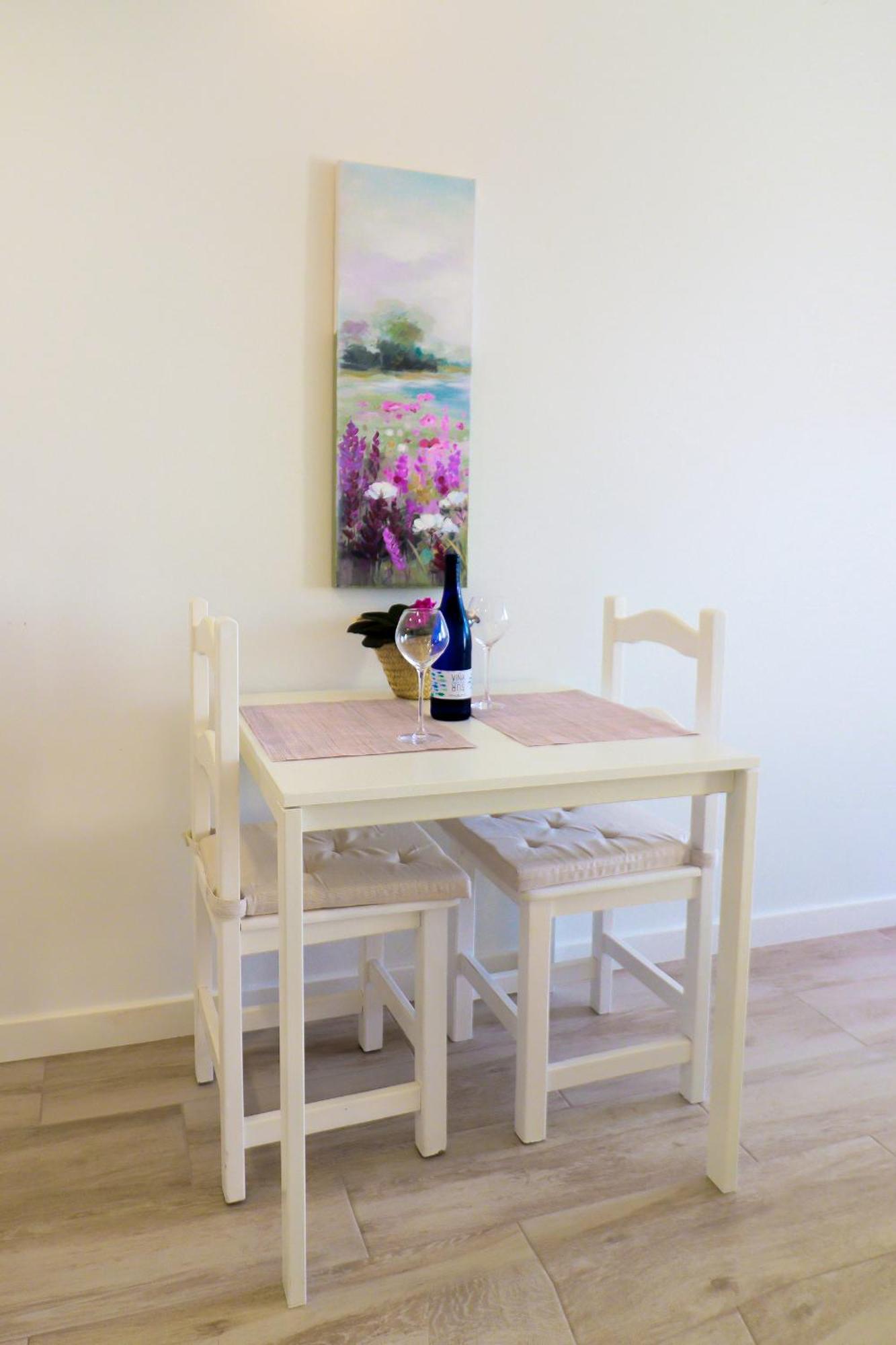 Sun-sea Apartment *