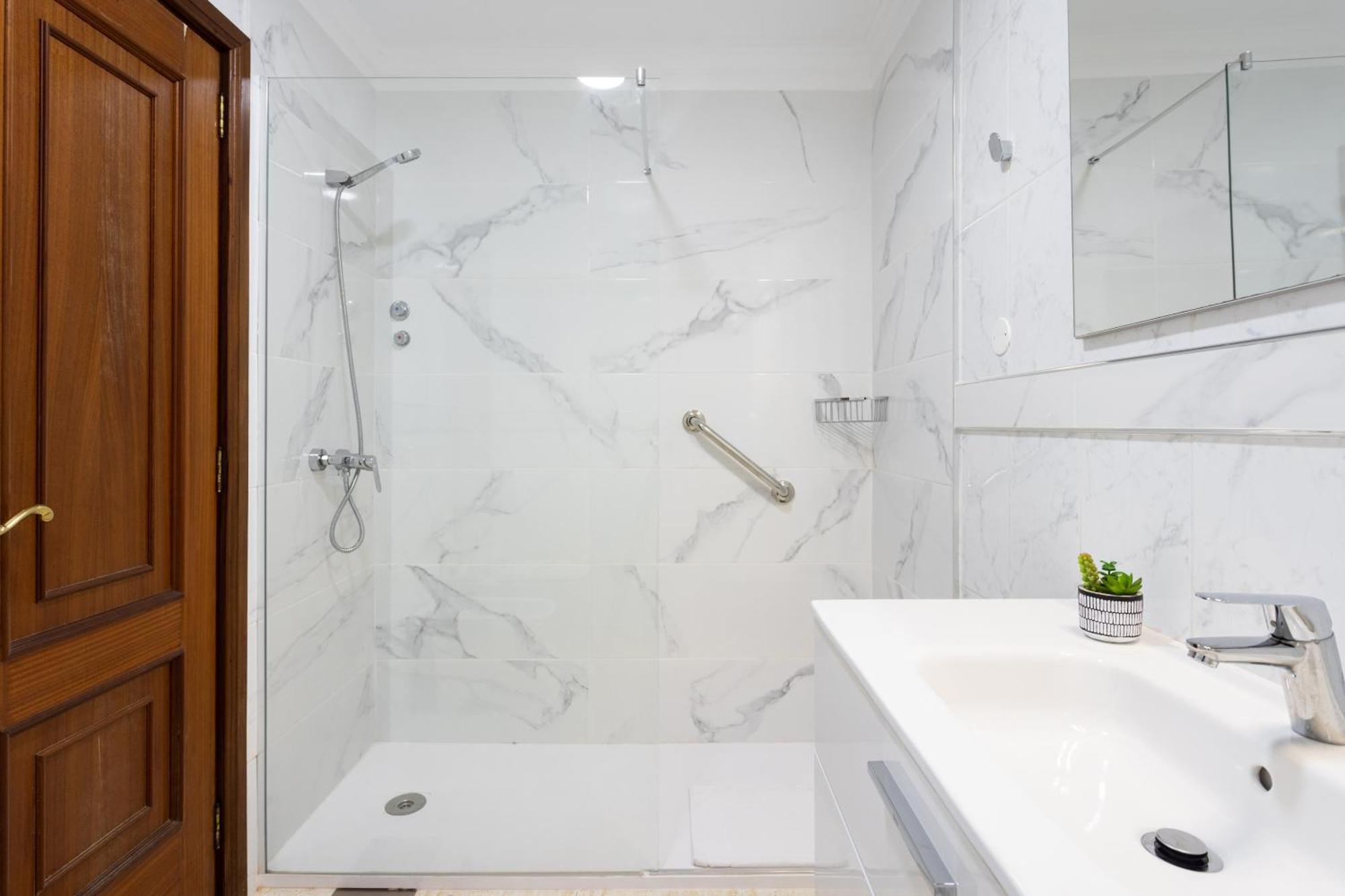Apartamento New Bright And Central With 2 Bedrooms