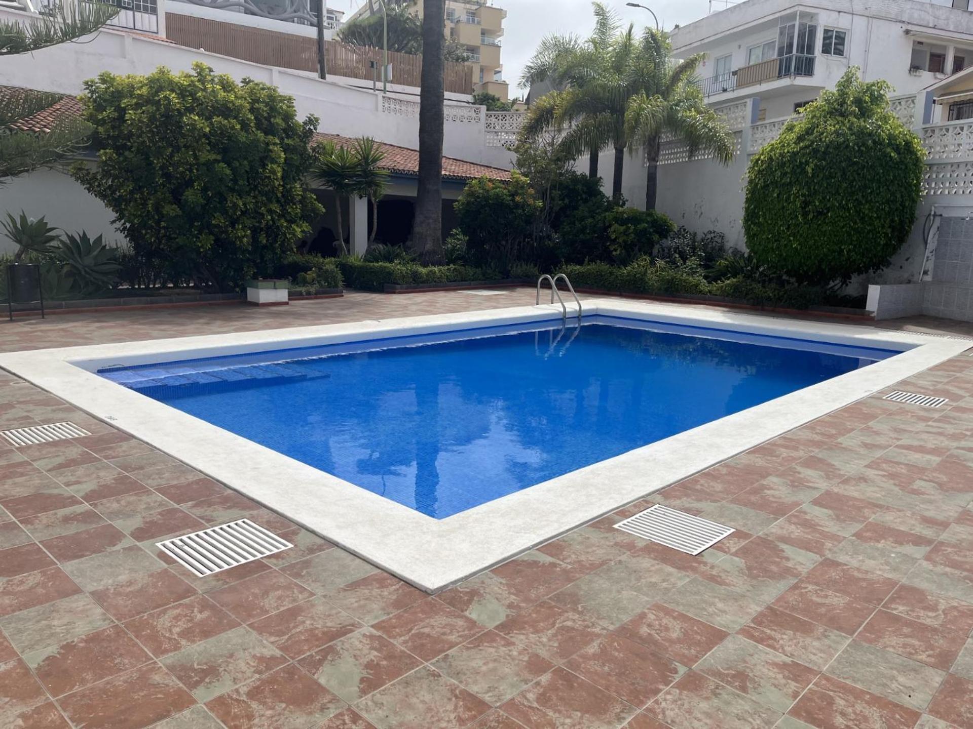Estupendo Con Piscina En Appartement