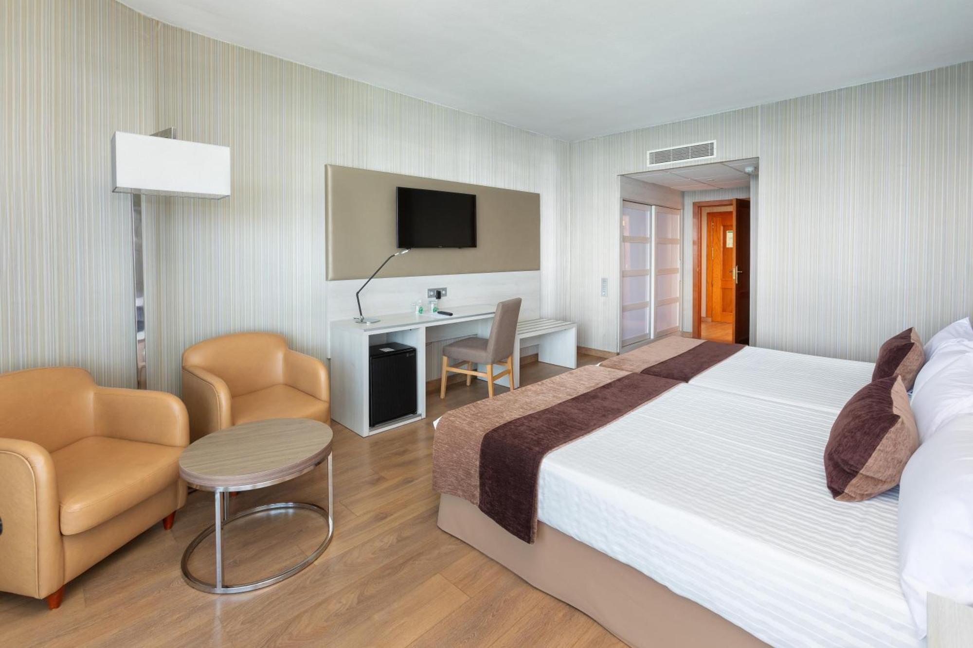 Hotel Semiramis 5*