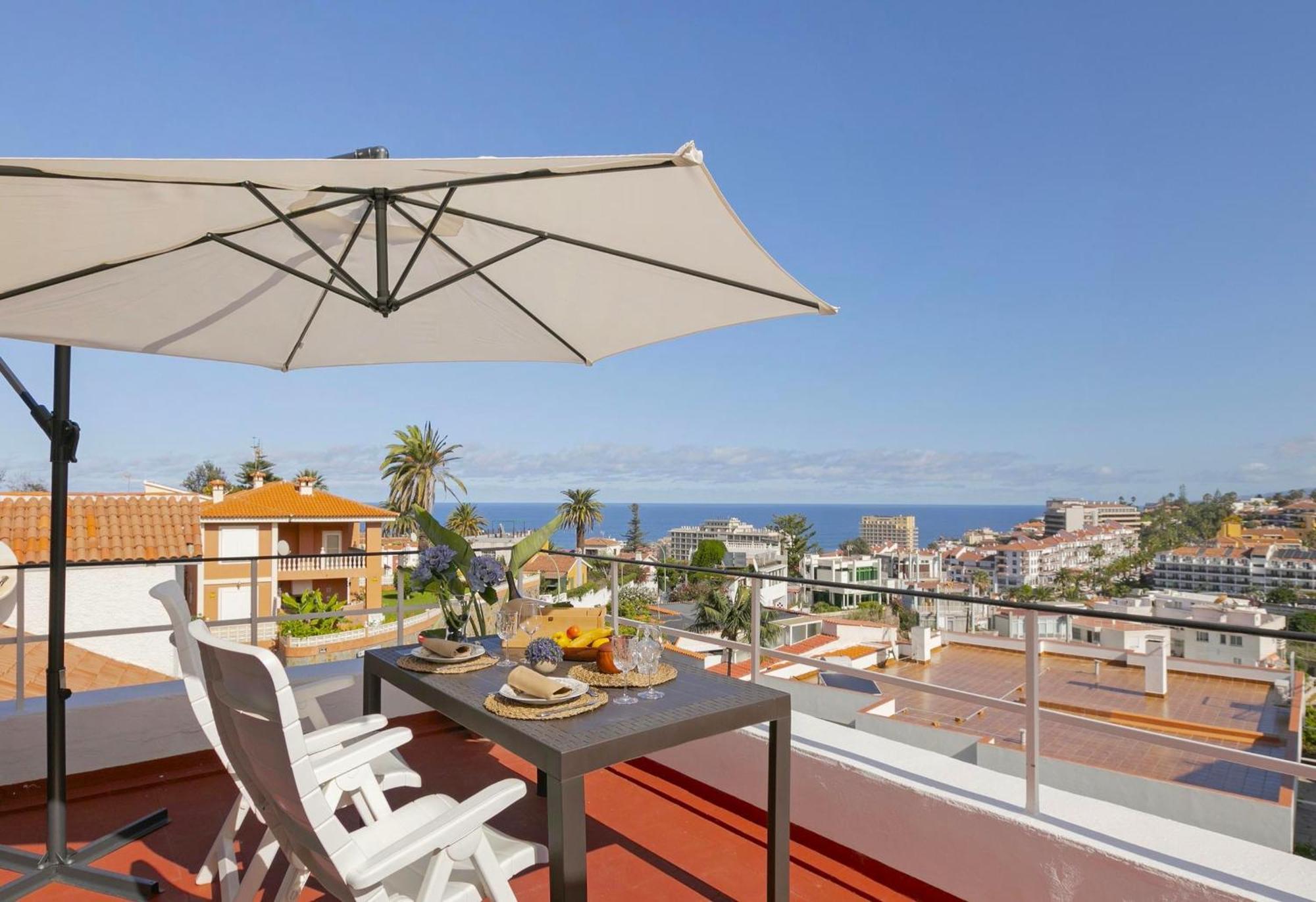Apartment Spacious Penthouse With King-size Bed, Huge Terrace, Ocean & Teide View