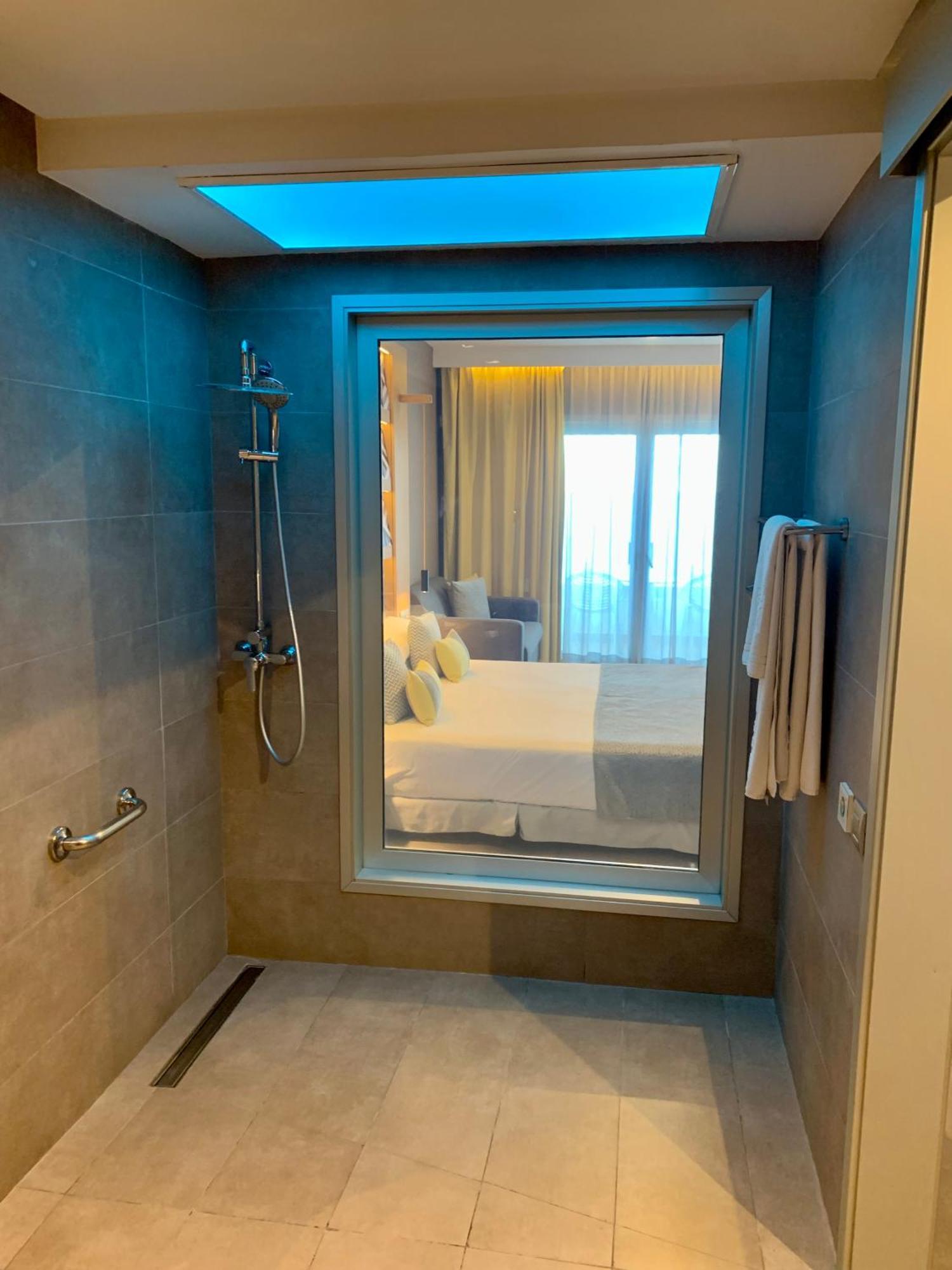 Atlantic Mirage & - Adults Only 4*