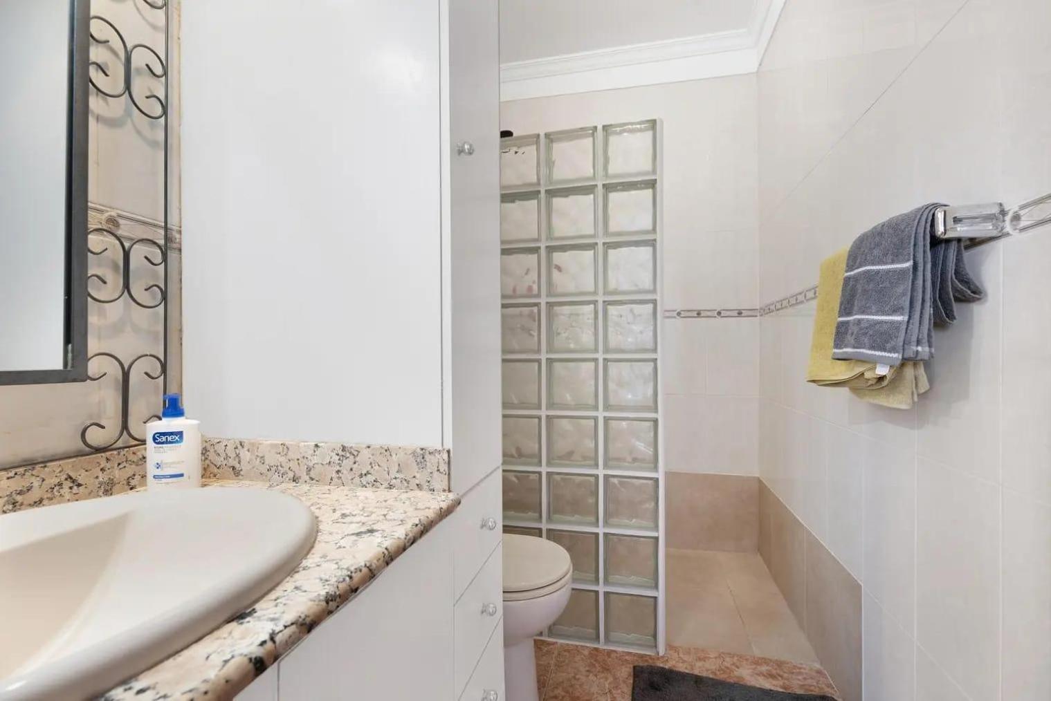 Stunning 2-bed House In *