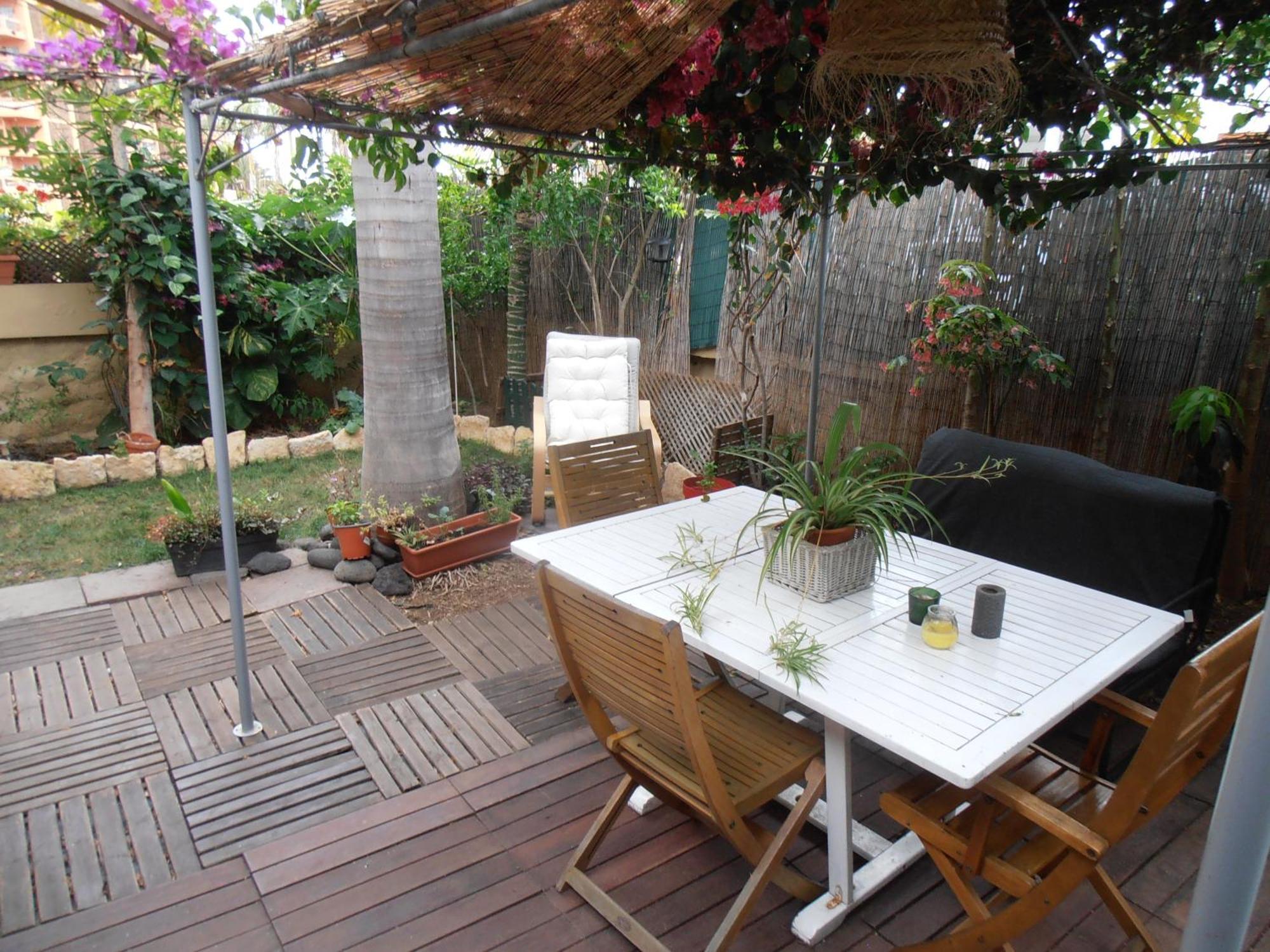 Oasis Garden Apartment *