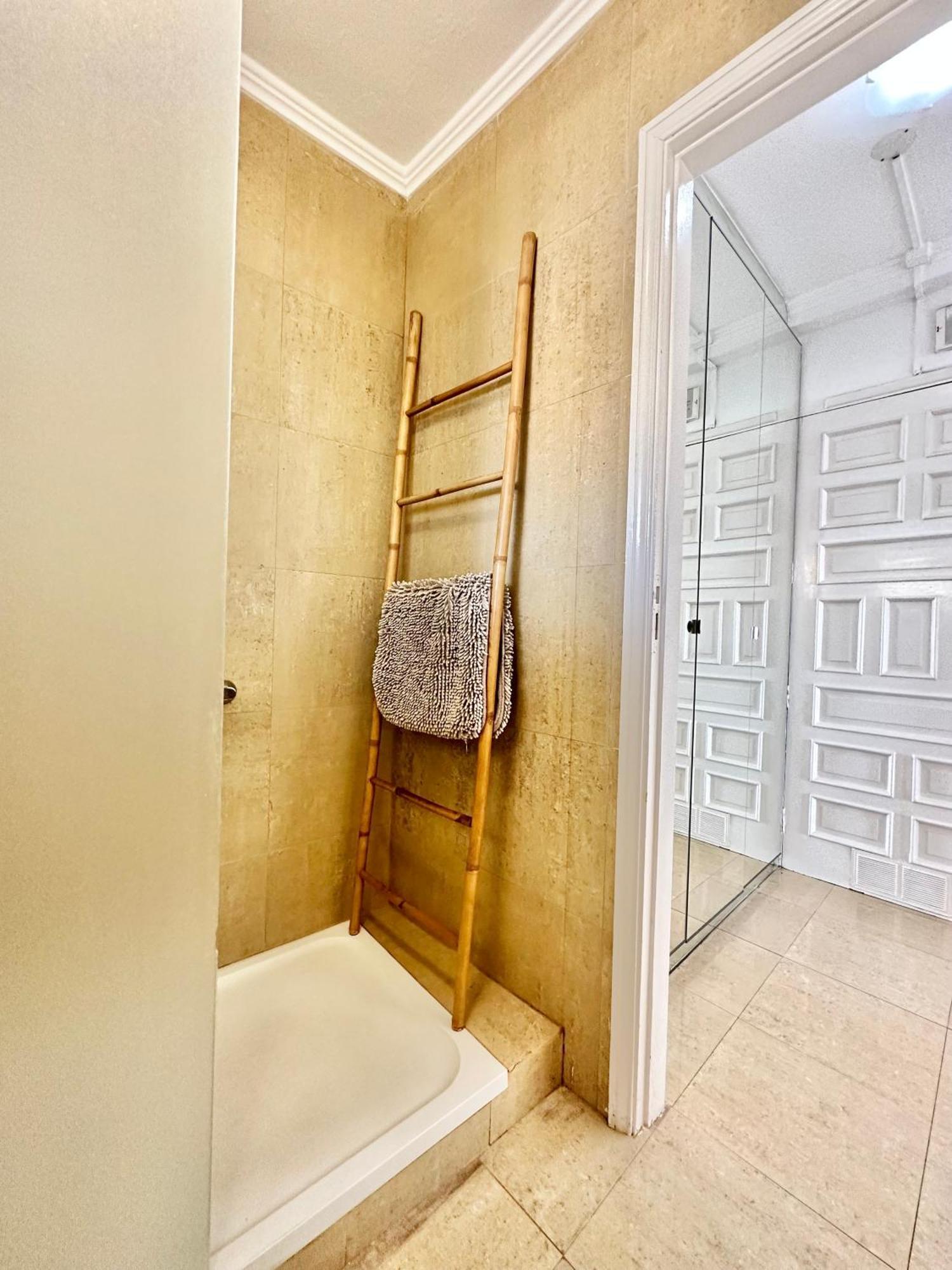 Apartment First Line Attic - Adults Only - *
