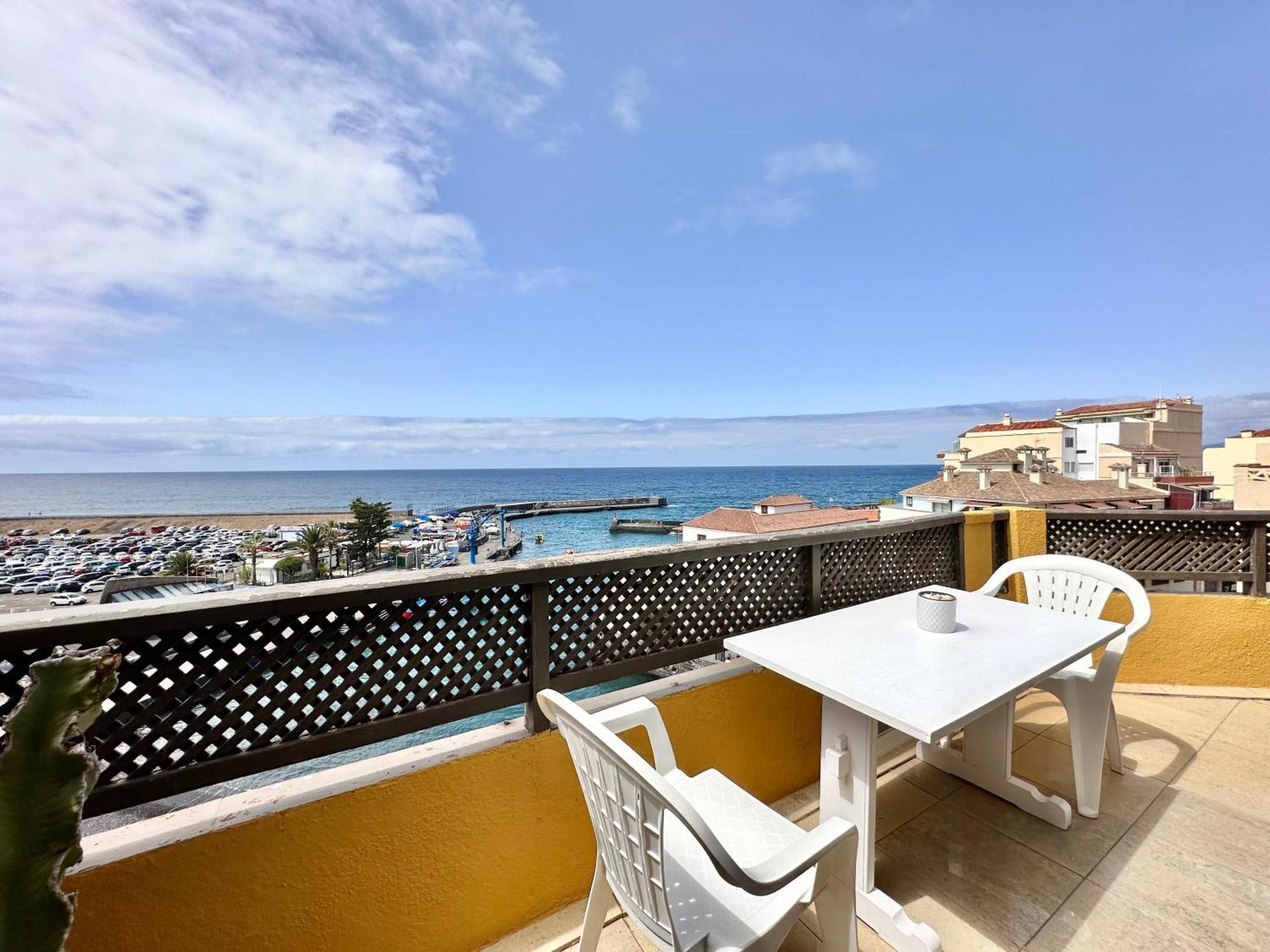 First Line Attic - Adults Only - Appartement