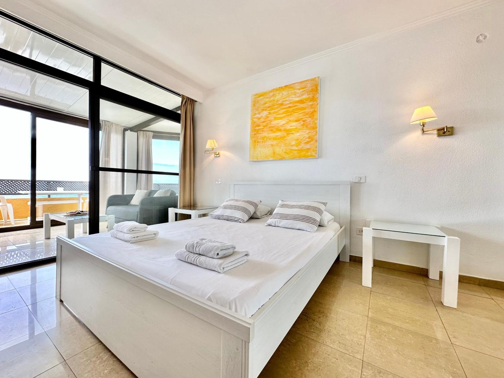 First Line Attic - Adults Only - Appartement