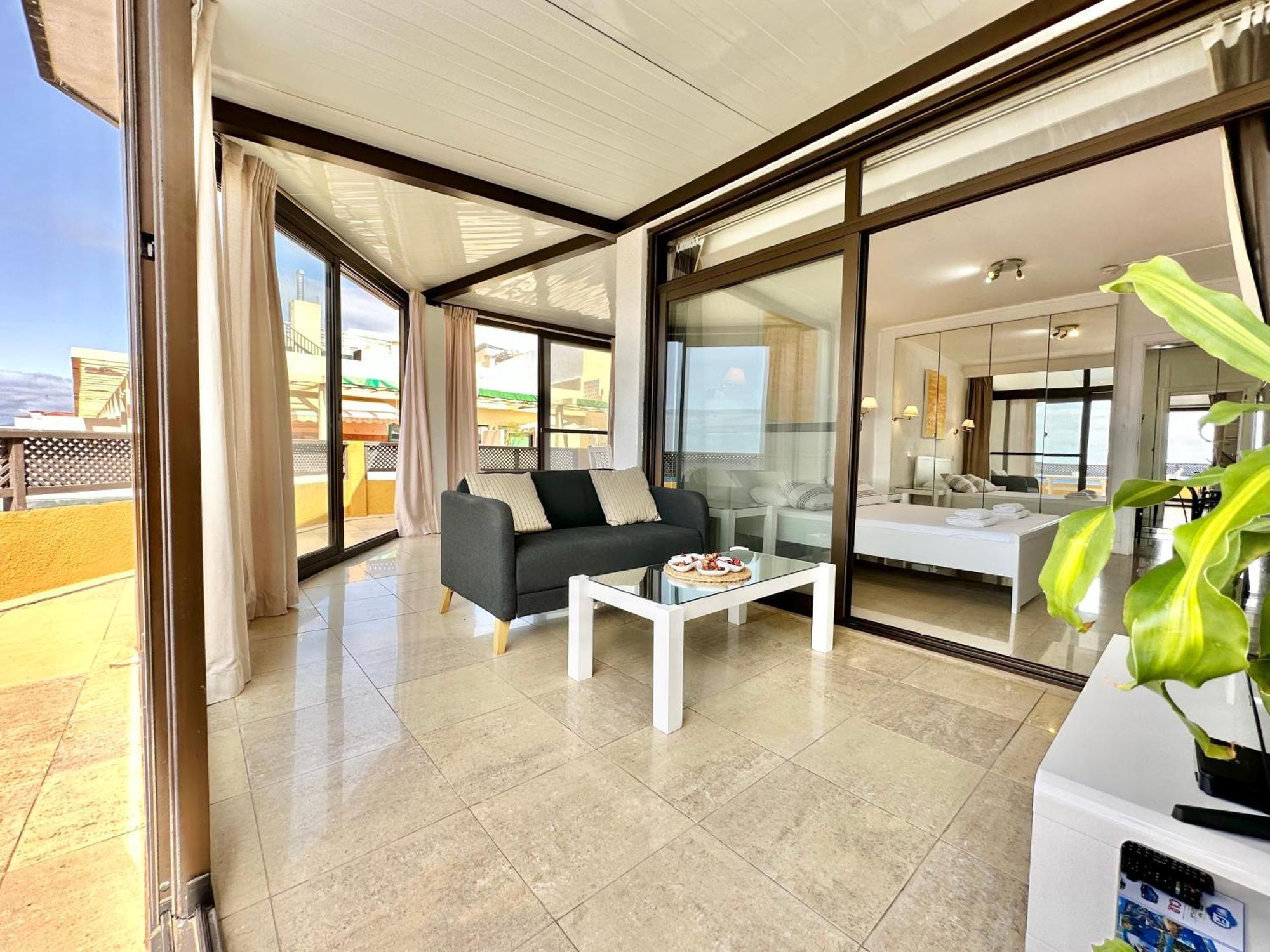 Appartement First Line Attic - Adults Only -