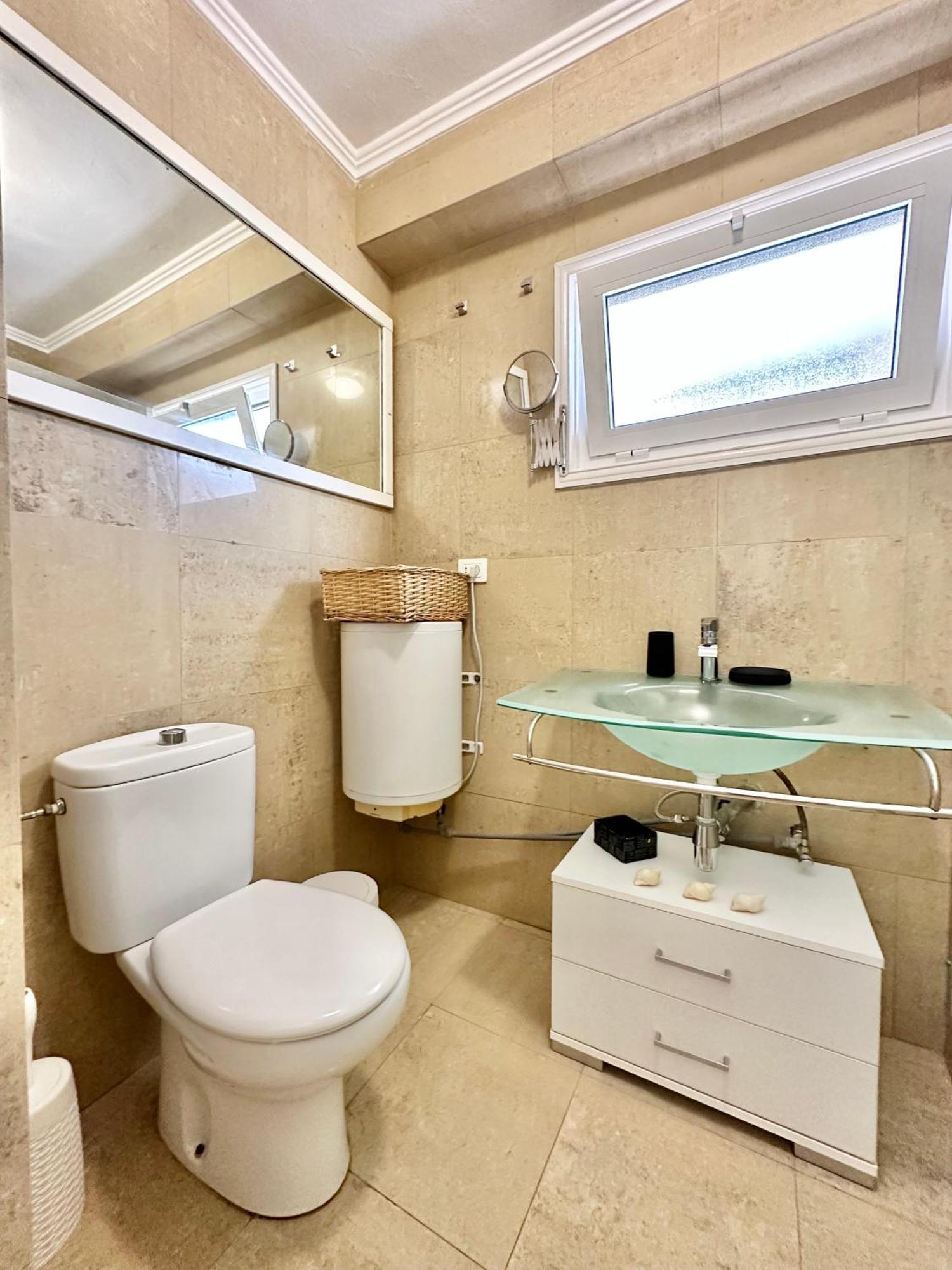 First Line Attic - Adults Only - Appartement