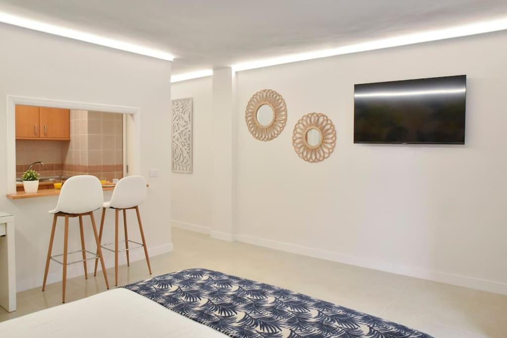 Apartment By The Sea *