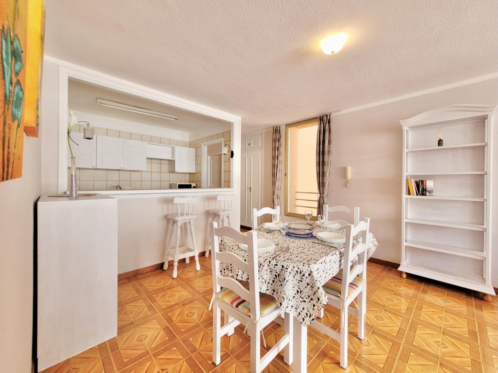Silvana Sunny Daire