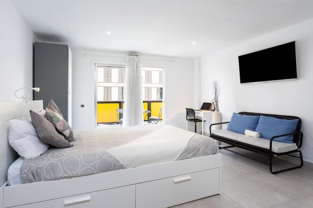 Bonito Estudio Con Balcon Daire *