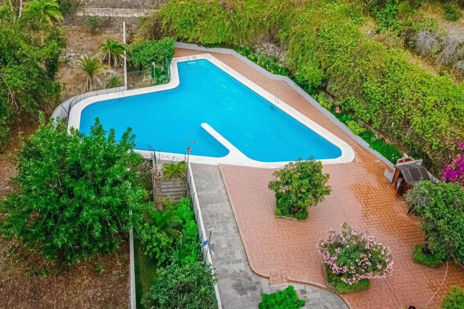 Modernes Mit Bergblick Und Grossen Pool Apartment