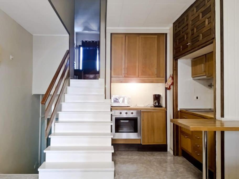 Apartment Modernes Mit Bergblick Und Grossen Pool