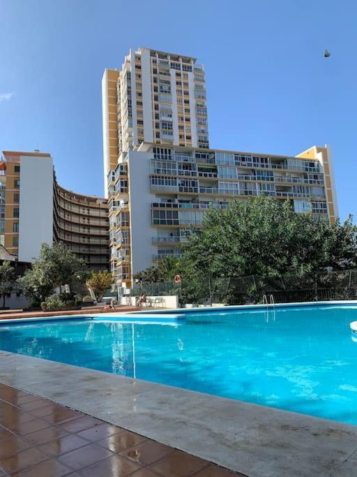 Modernes Mit Bergblick Und Grossen Pool *