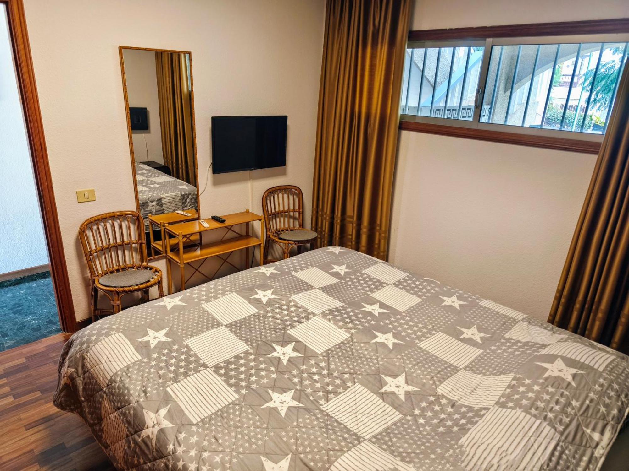 Elegant And Peaceful Aparments With Pool And Garden *