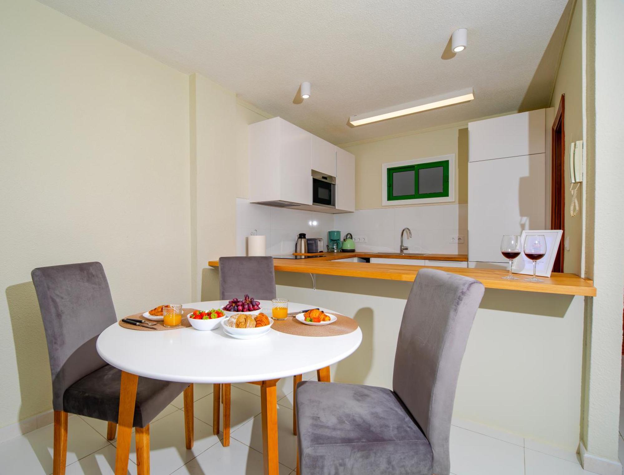 1 Bedroom For 4 People With Pool Daire *