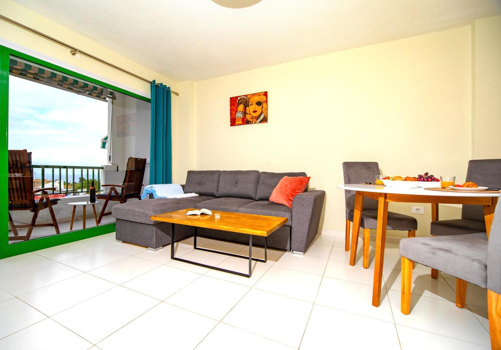 1 Bedroom For 4 People With Pool *
