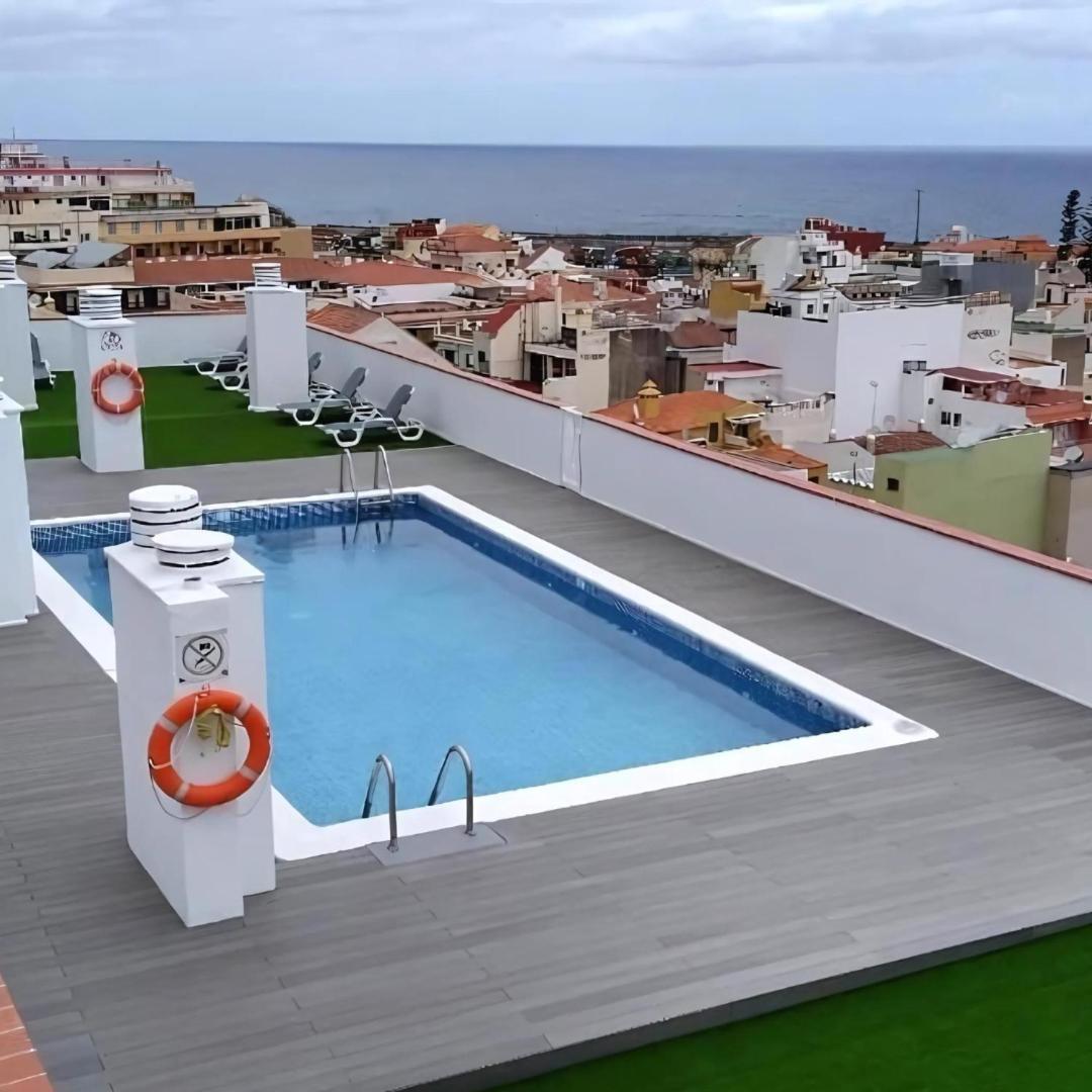 Puerto Cruz Relaxing Shared Pool