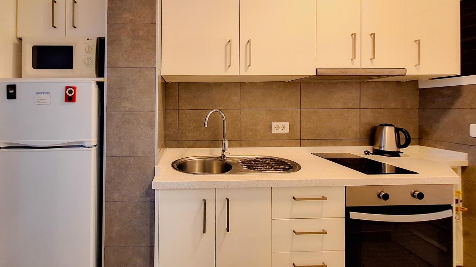 Apartament With Balcony And Sea View