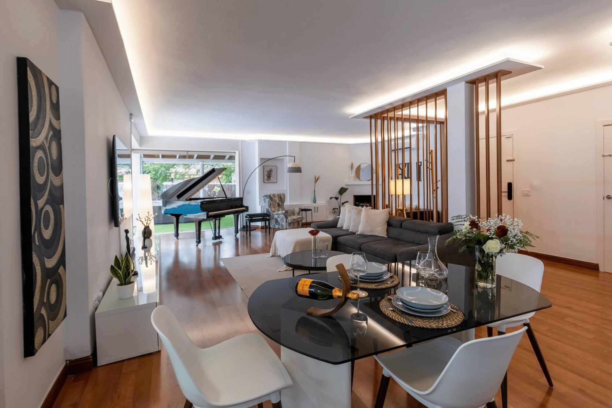 Chalet Luxury With Heated Pool, Jacuzzi, Gym, And Gardens