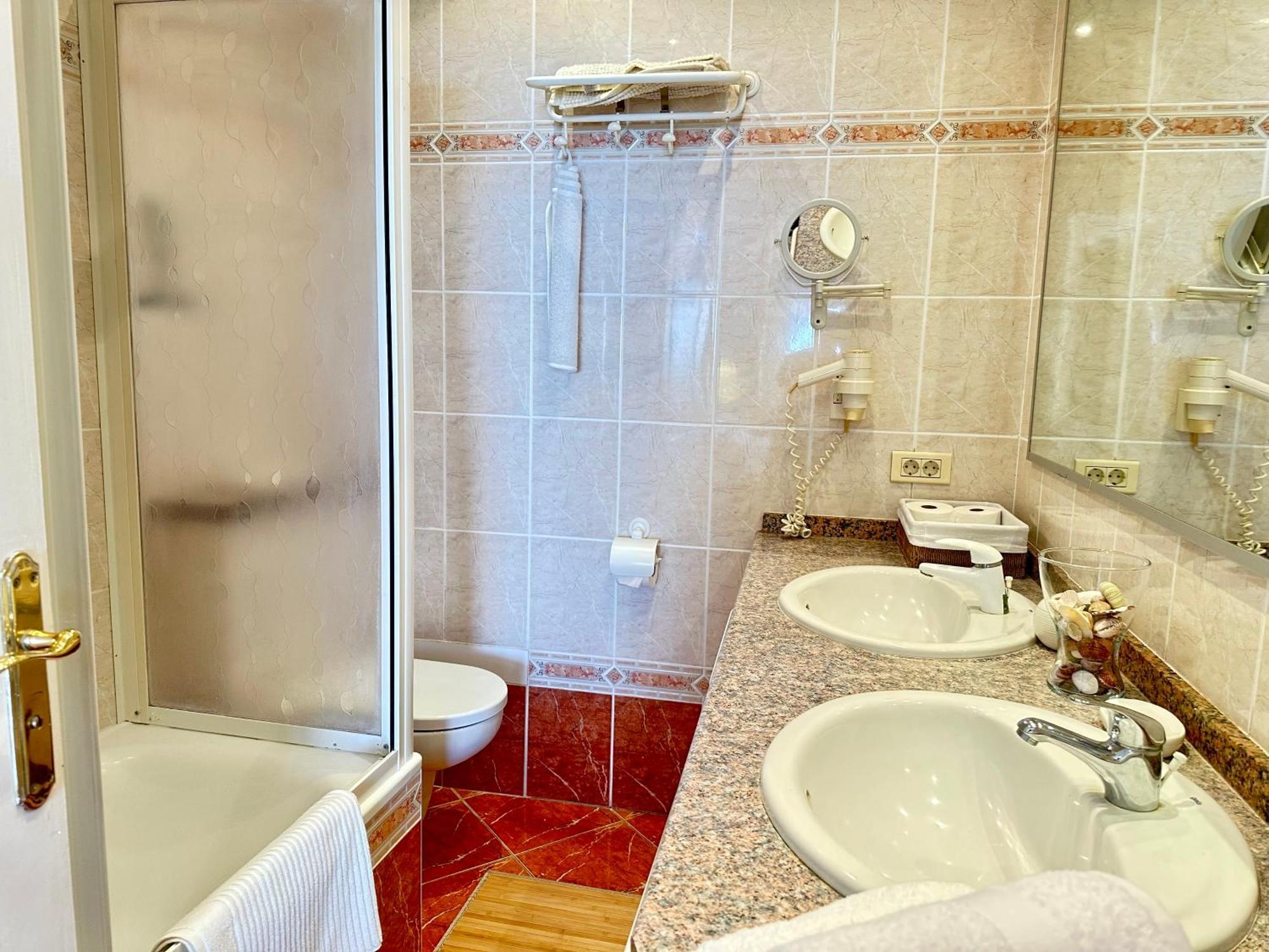 Cocohomes Ikarus Con Jardin Apartment
