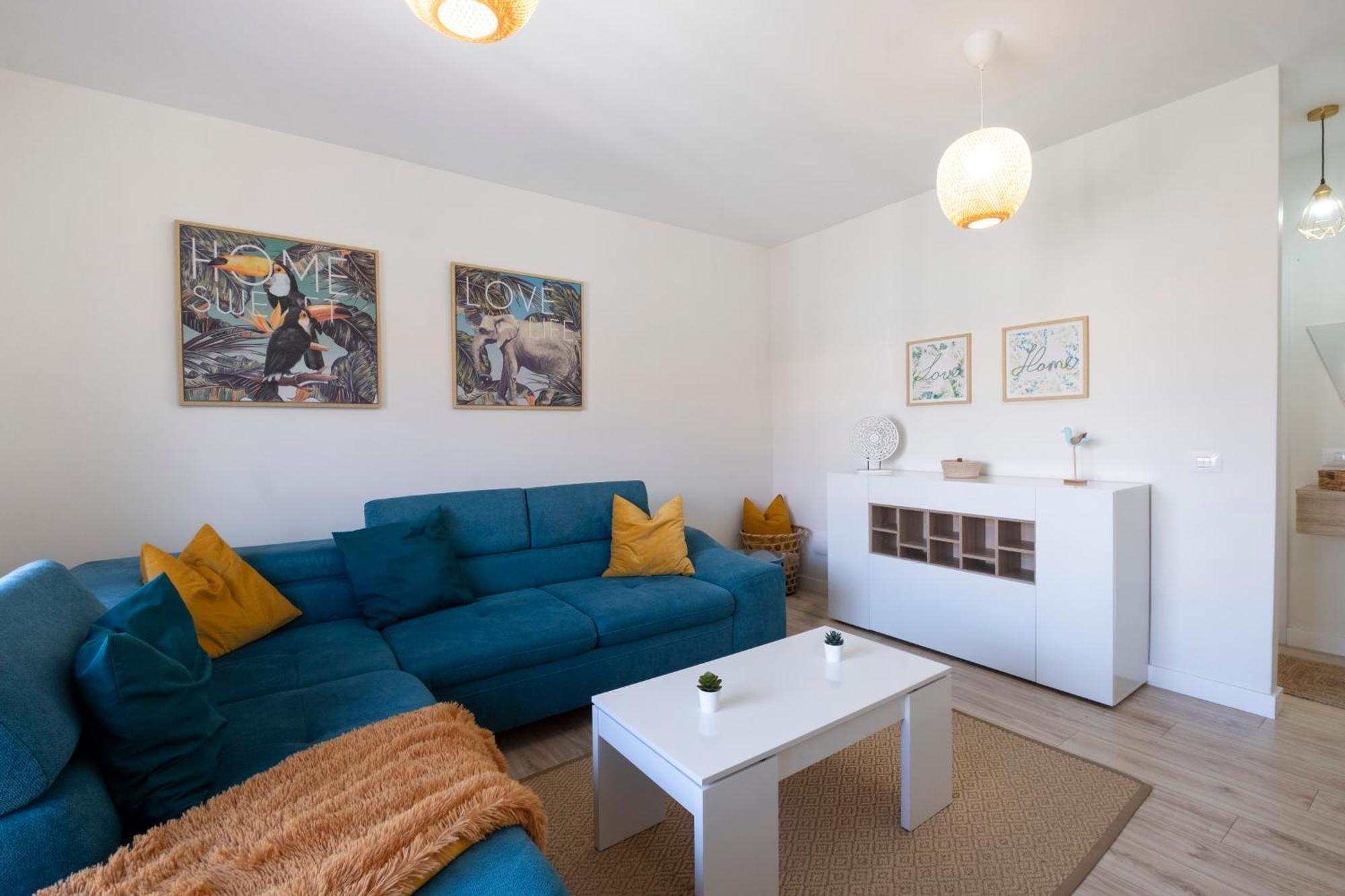 Spacious And Bright Summa Haus Apartment *