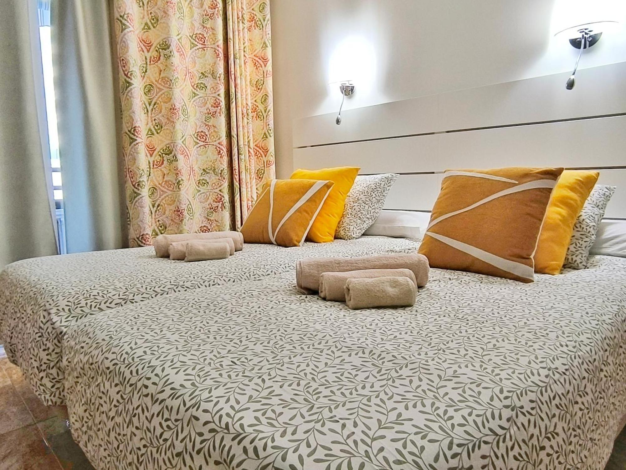 Atlantico - Pool, Ac, Parking, Close To The And Center Apartment