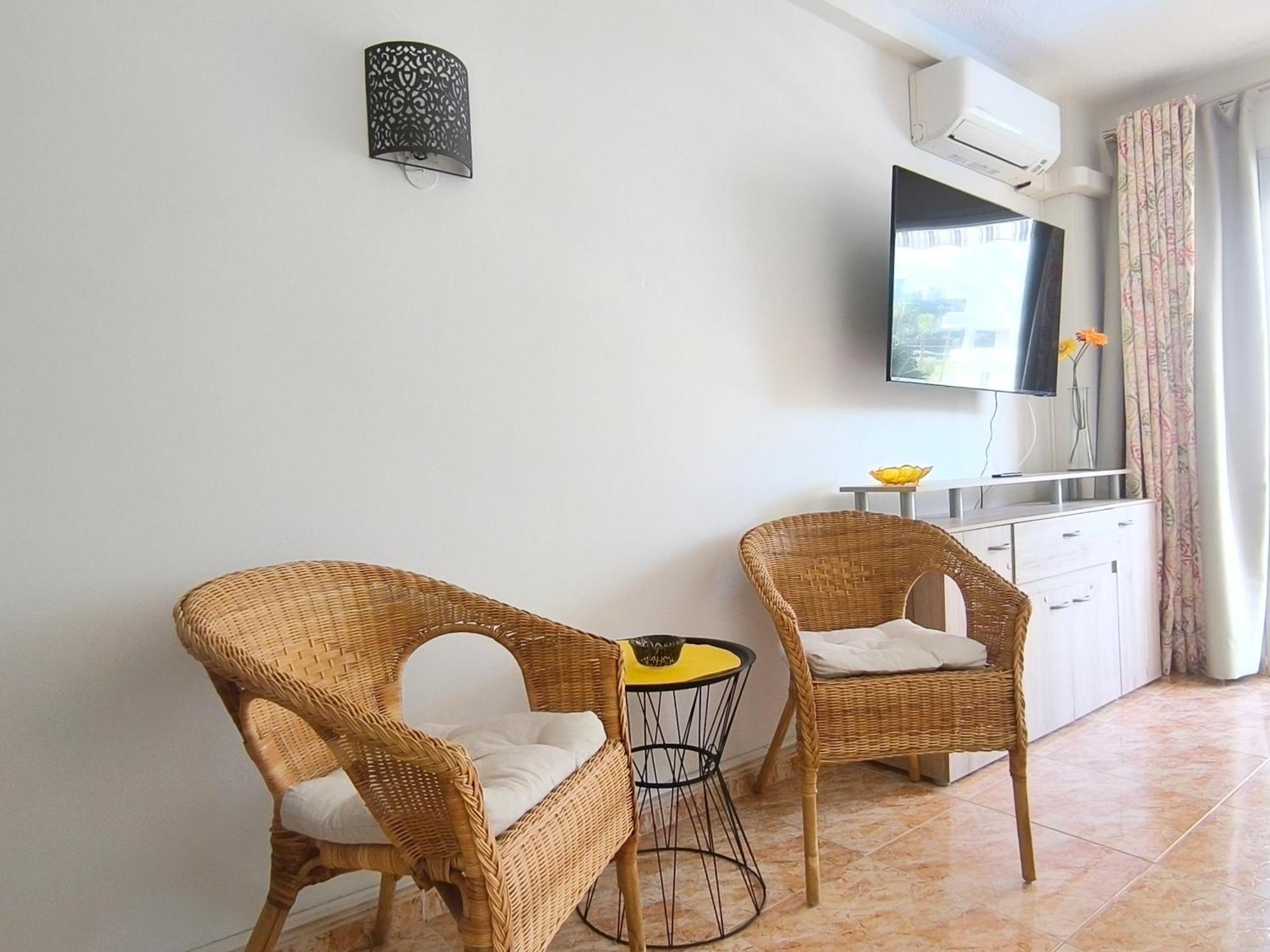 Apartment Atlantico - Pool, Ac, Parking, Close To The And Center