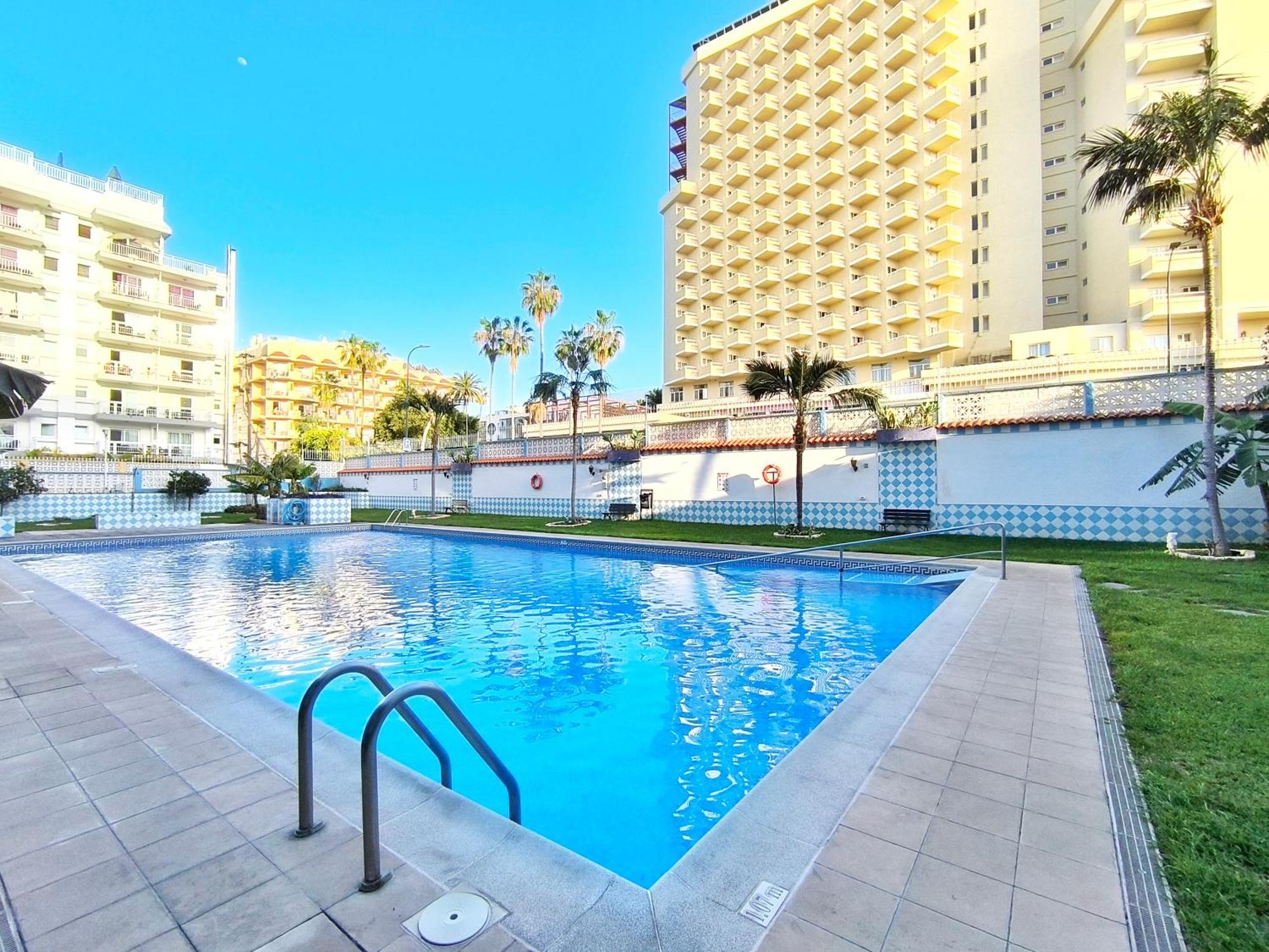 Atlantico - Pool, Ac, Parking, Close To The And Center