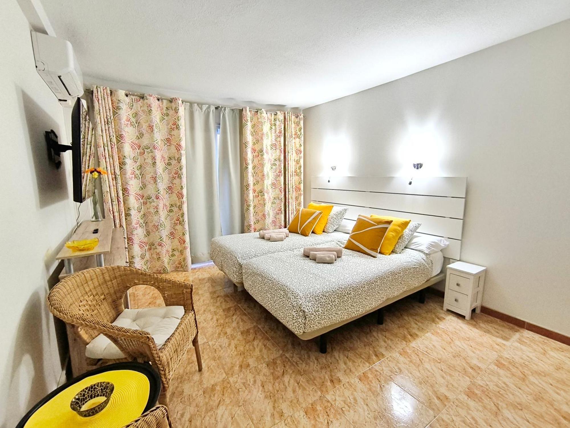 Atlantico - Pool, Ac, Parking, Close To The And Center *