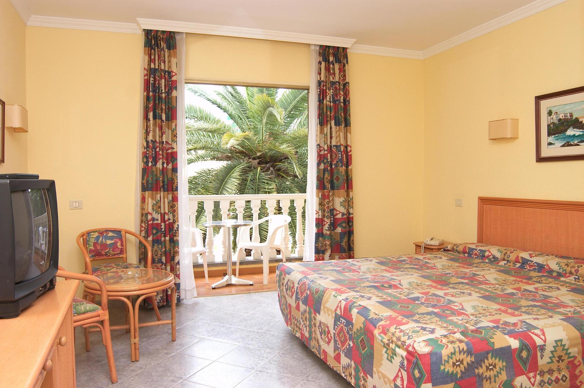 Rf San Borondon Hotel