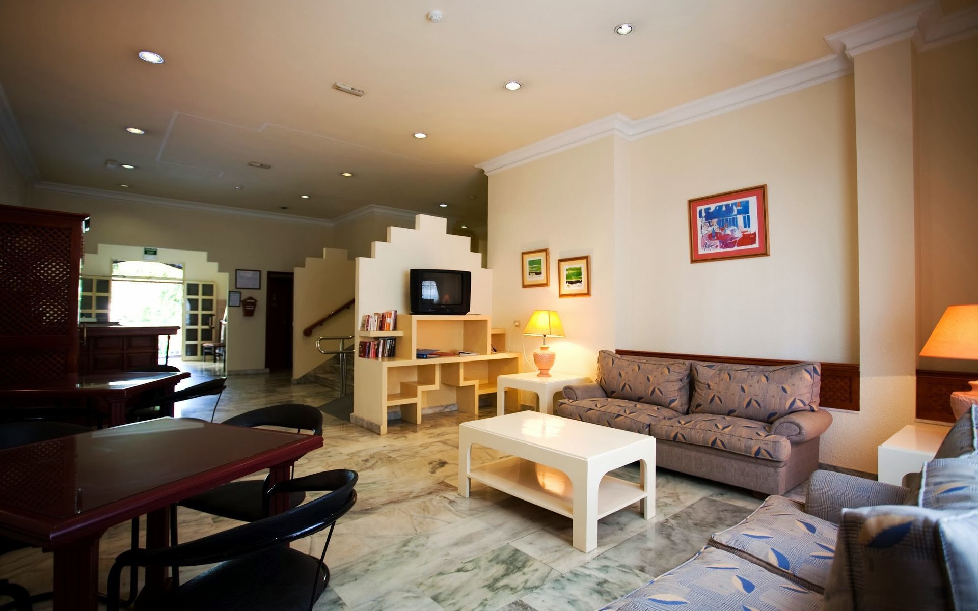 Be Smart Florida Plaza Apartment *