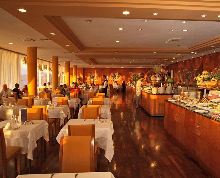 Hotel Semiramis 5*
