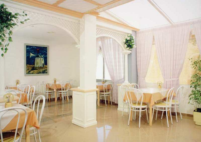 Molino Blanco Khách sạn 3*
