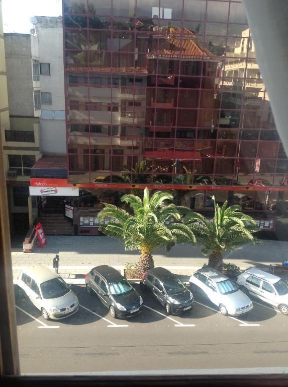 Avenida 4 Apartment *