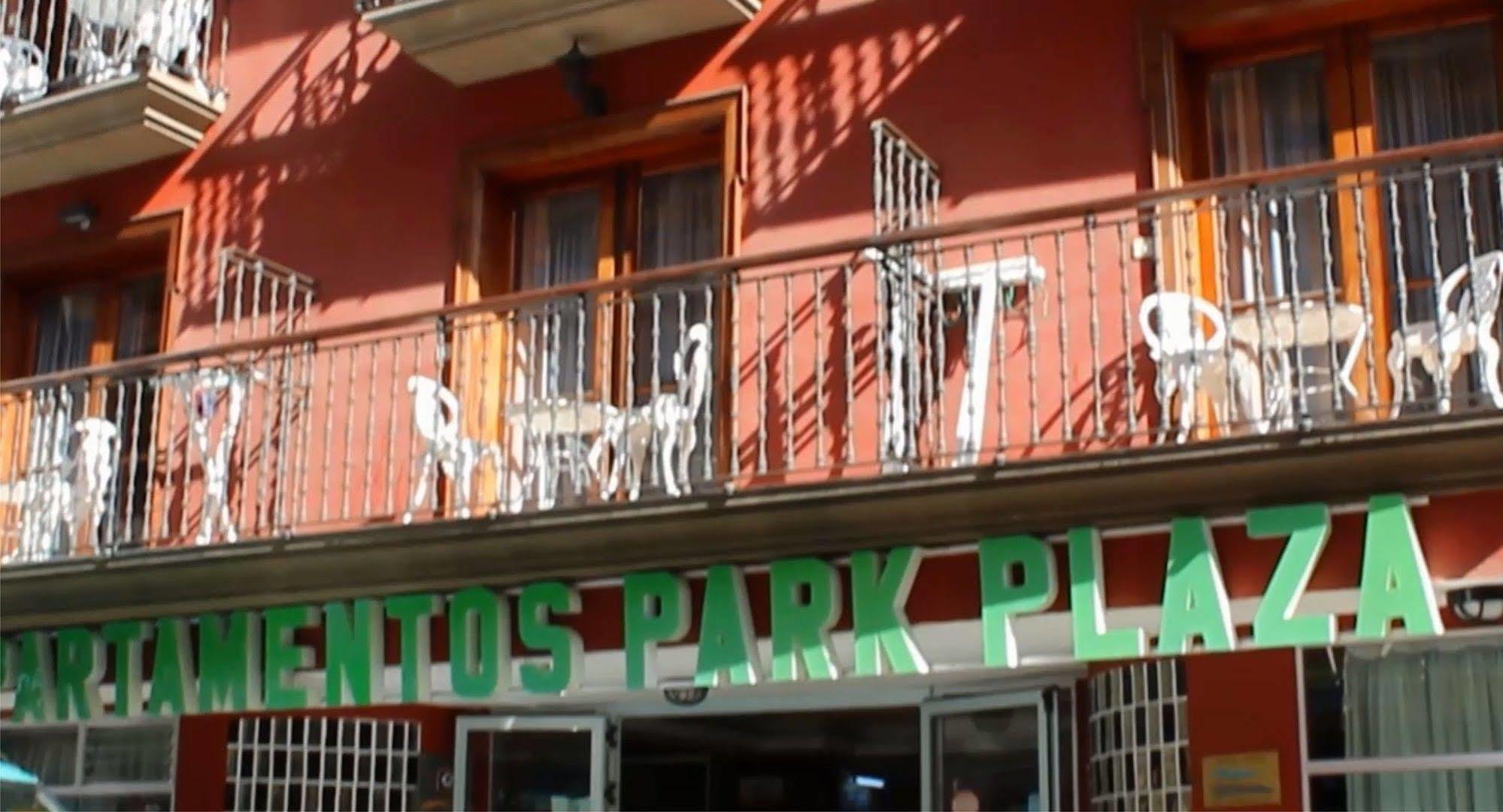 Park Plaza Hotel 2*