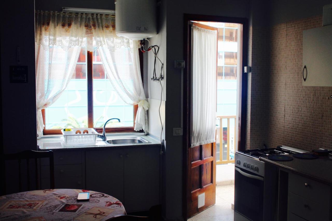Avenida 4 * Puerto de la Cruz (Tenerife)