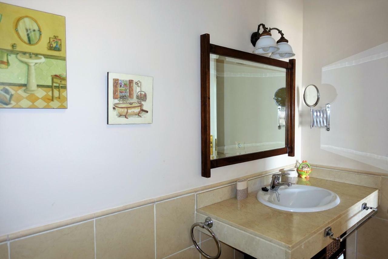 Frailes Apartment *
