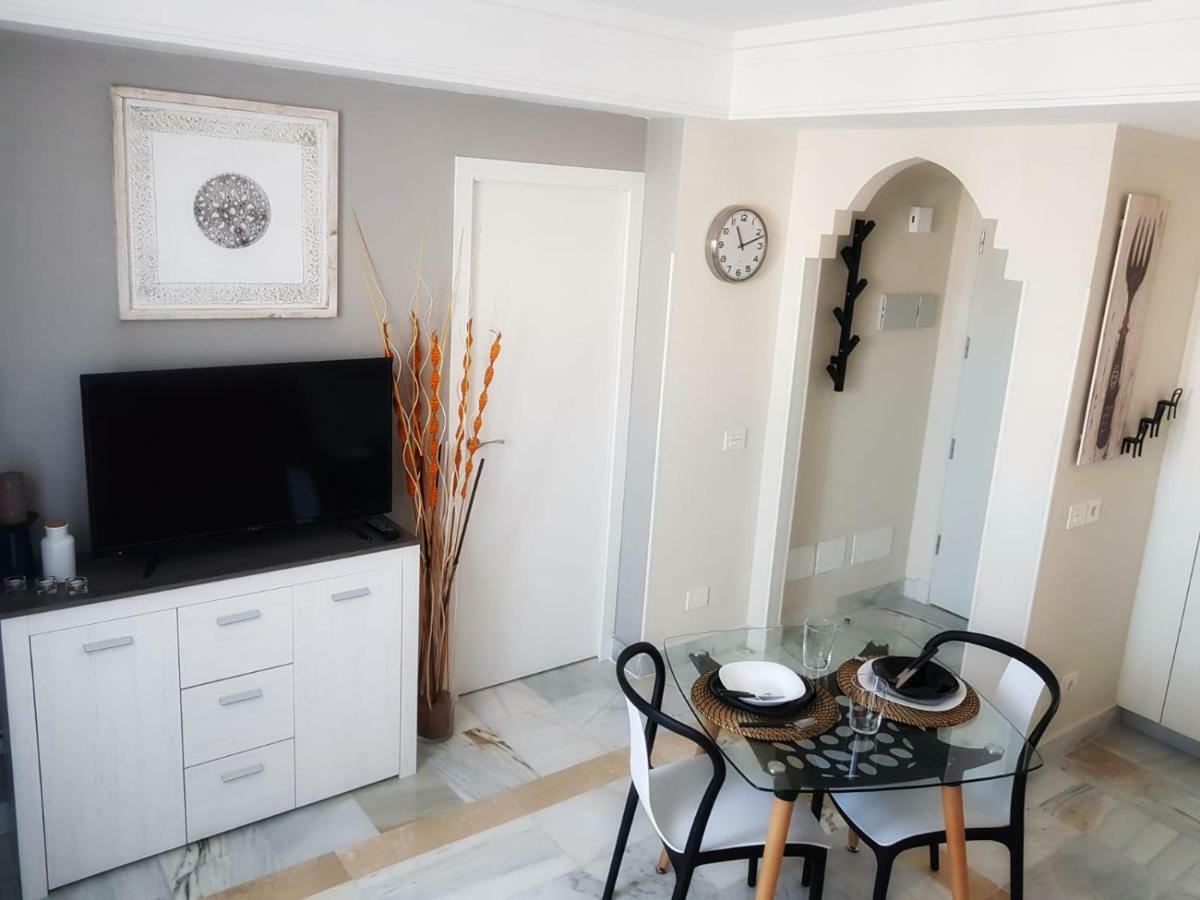 Parque Lotos - De Lujo Appartement *