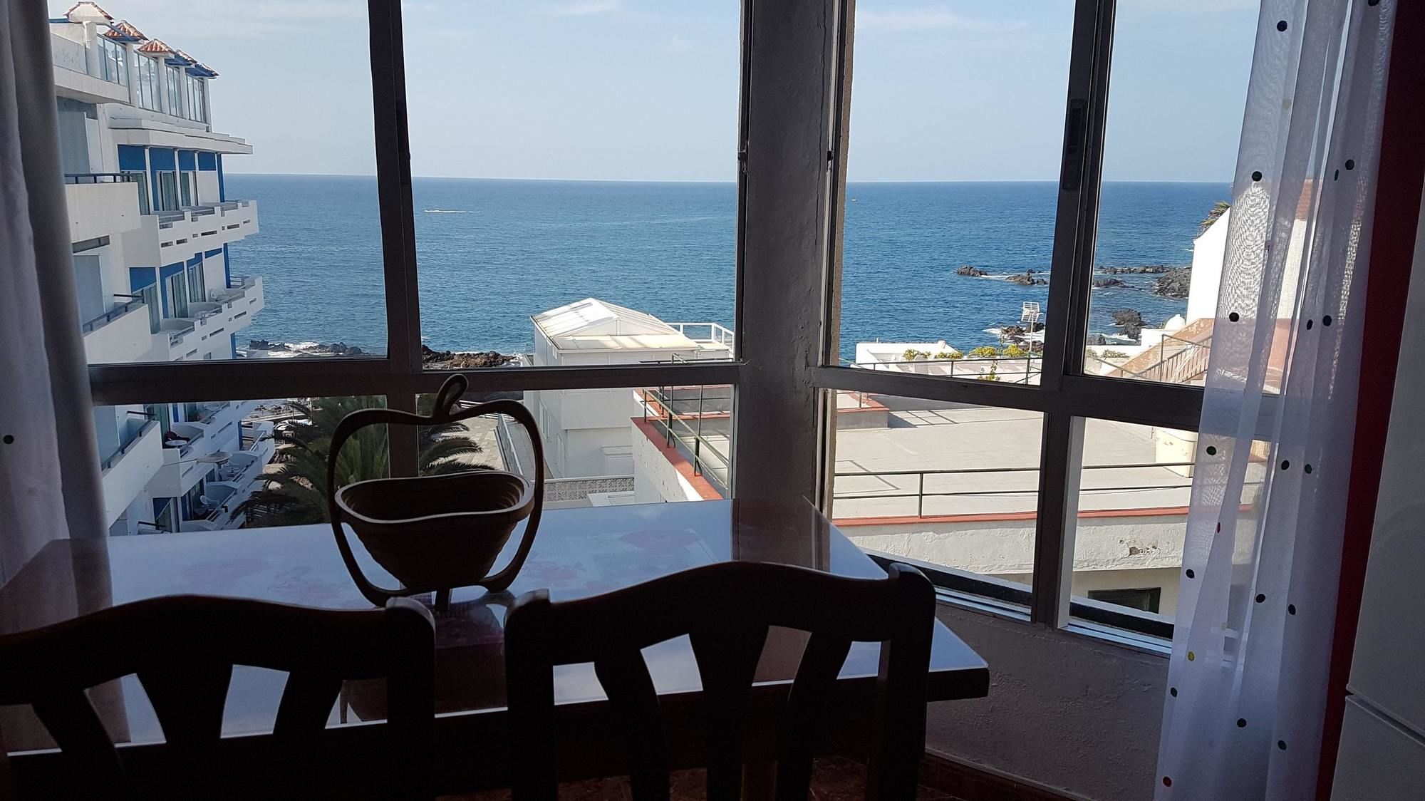 With One Bedroom In Puerto De La Cruz, With Wonderful Sea Vi *