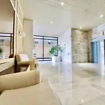 Ocean And Sky Studio Apartment