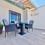 Ocean And Sky Studio Apartment