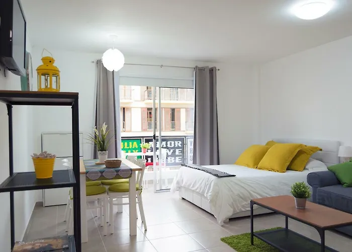 Centrico Apartamento Con Balcon Cerca De La Playa