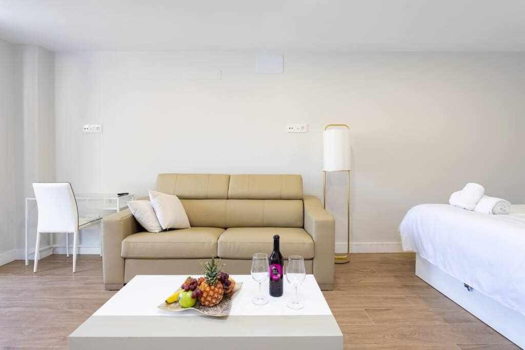 Sunnyland Martianez 1 Apartment