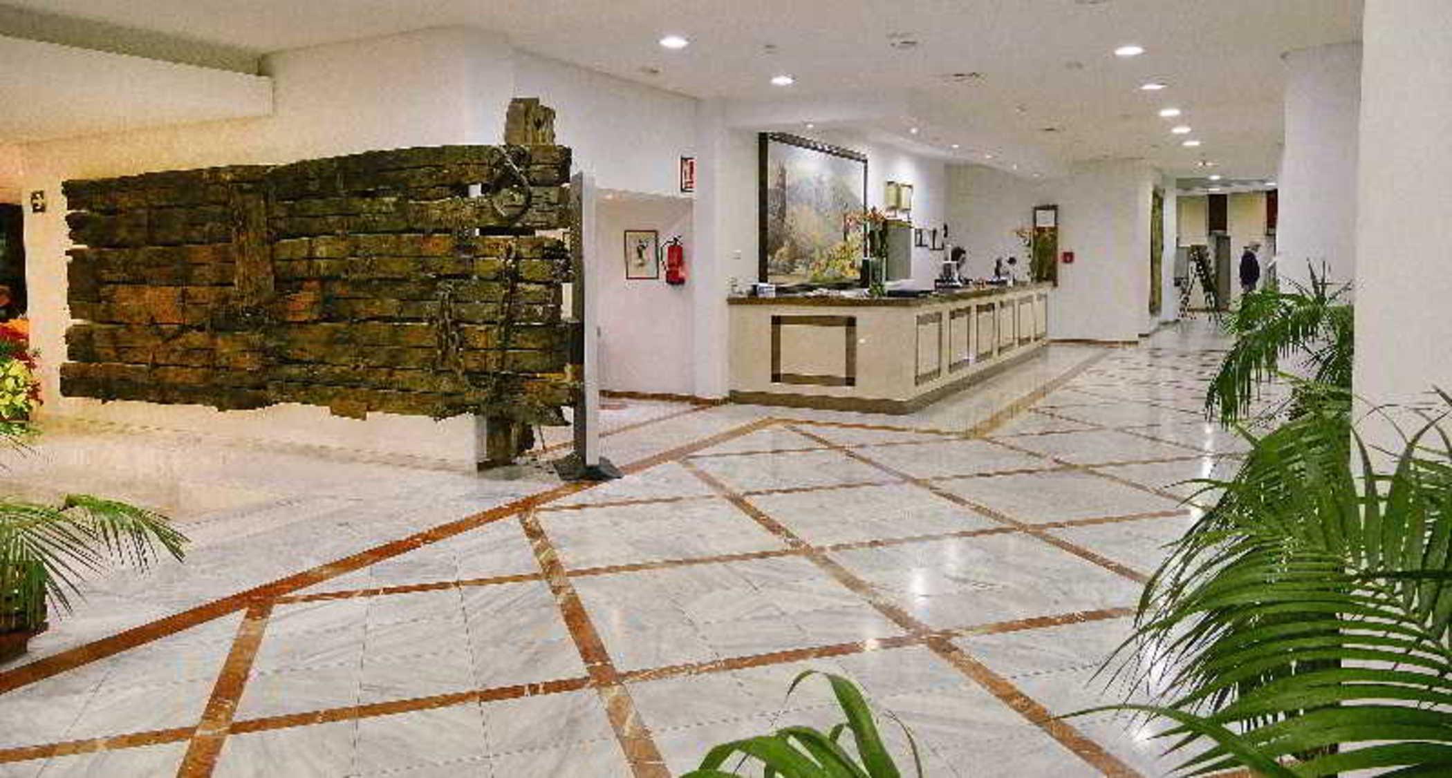 Fergus Hotel