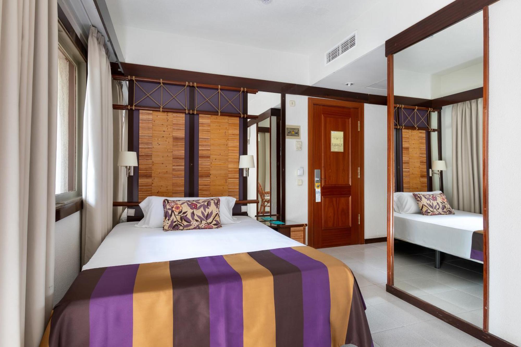 Parque San Antonio Hotel