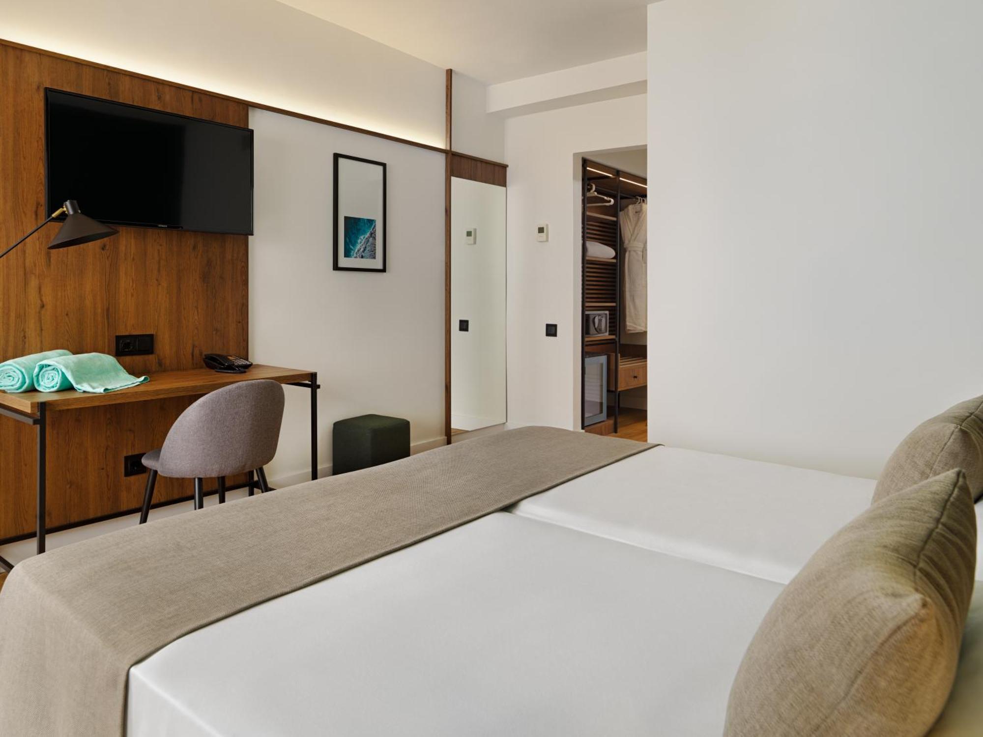 Hotel Fergus 4*